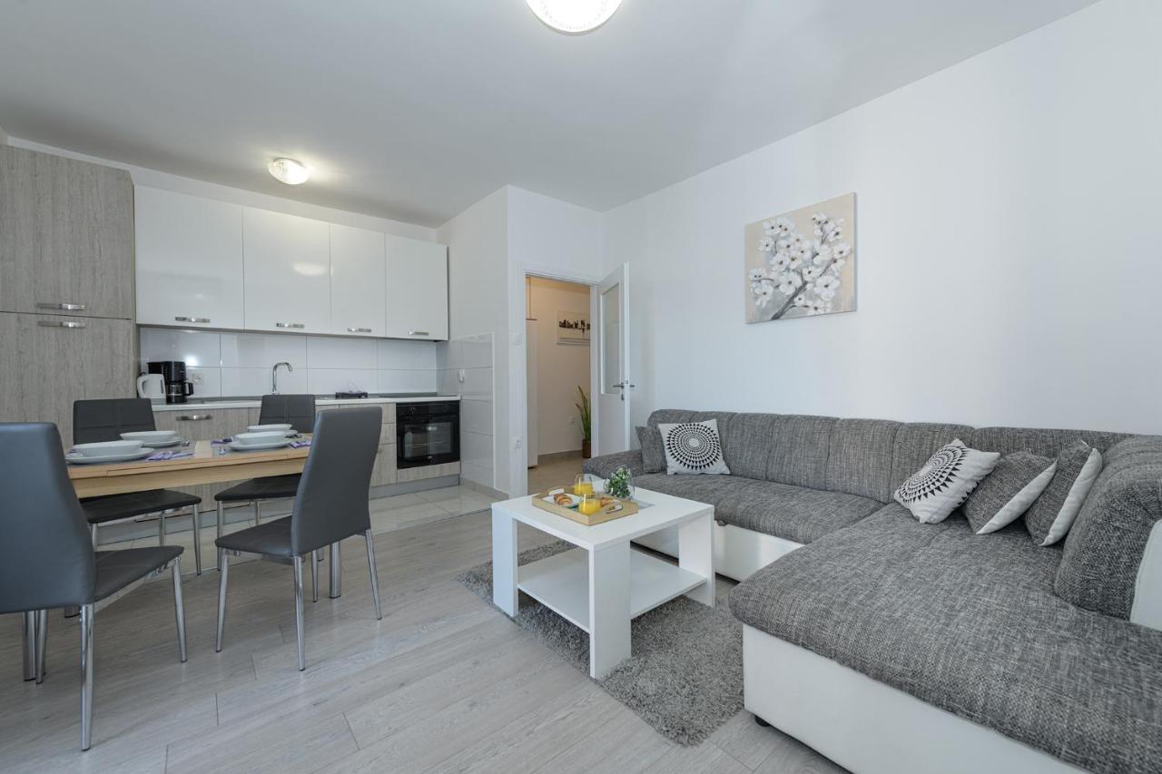 Apartmani Tena Selce Luaran gambar